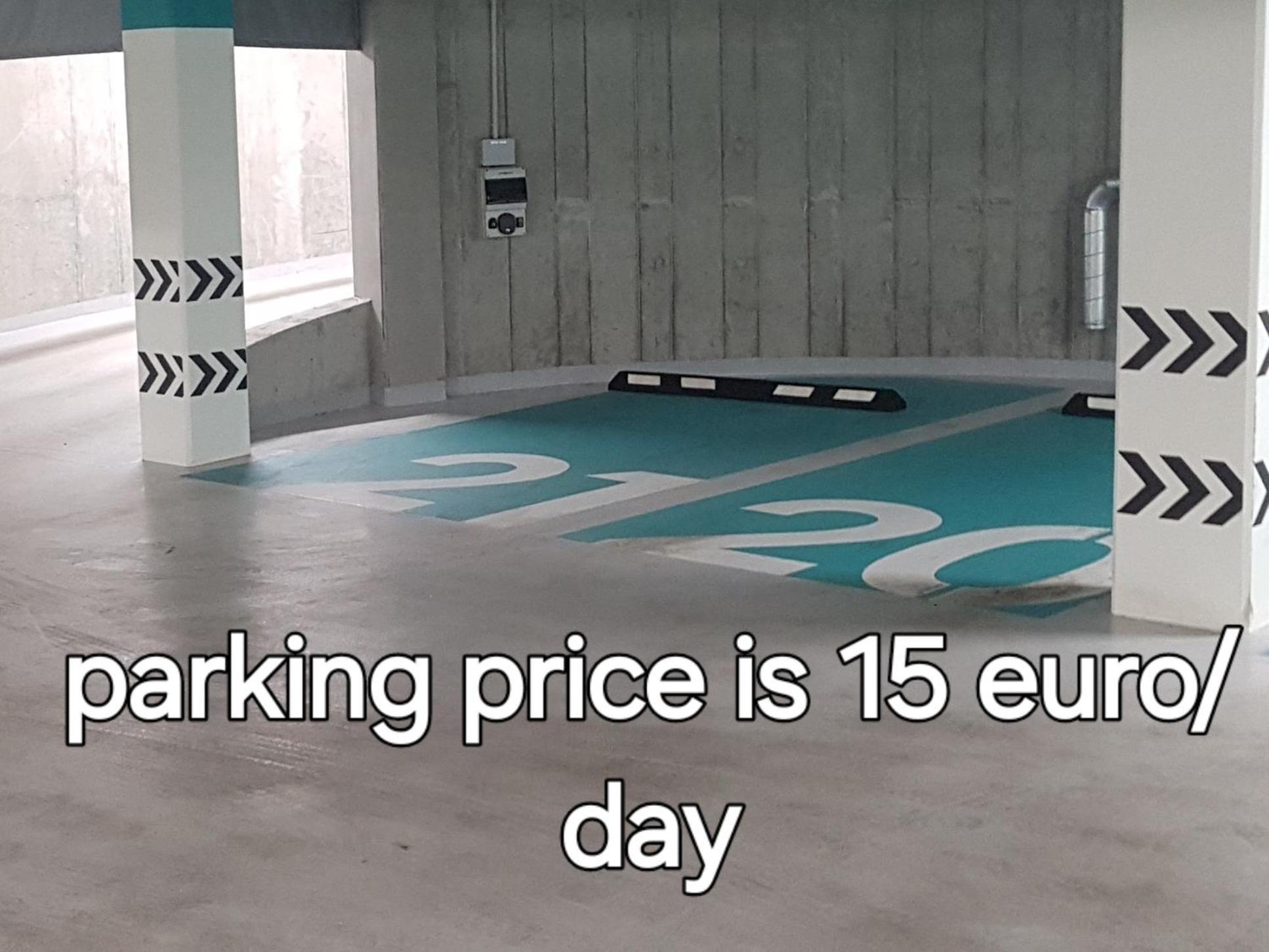 וילנה Happy Inn Classical Style, Self Check-In, Parking In The Underground Garage מראה חיצוני תמונה